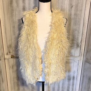 Daytrip Elegant Cream Vest